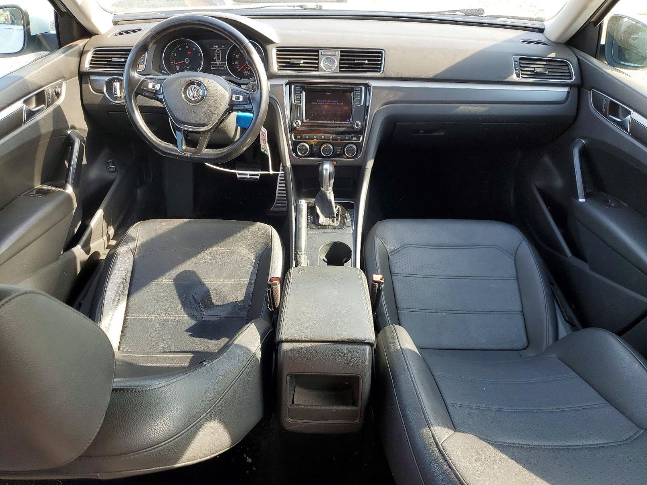 Volkswagen Passat R-line