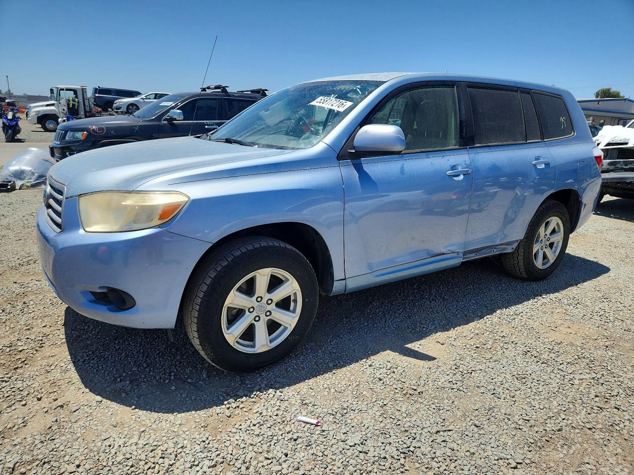 Salvage Toyota Highlander Image