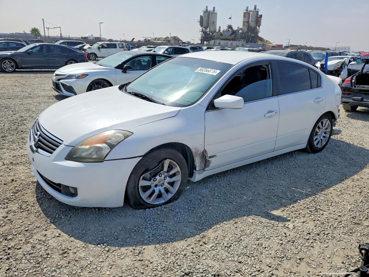 Salvage Nissan Altima Image