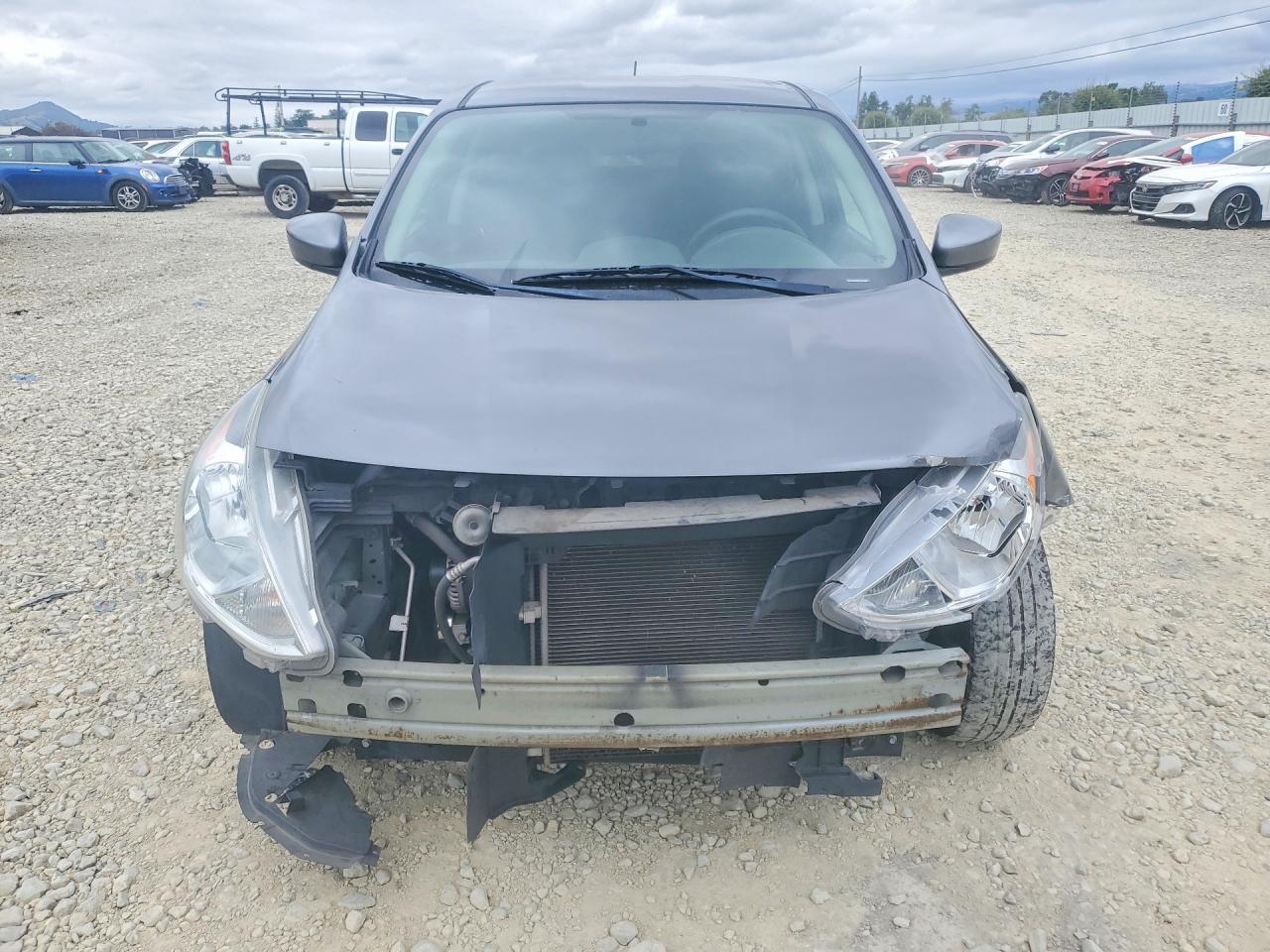 Nissan Versa 1.6 S Plus