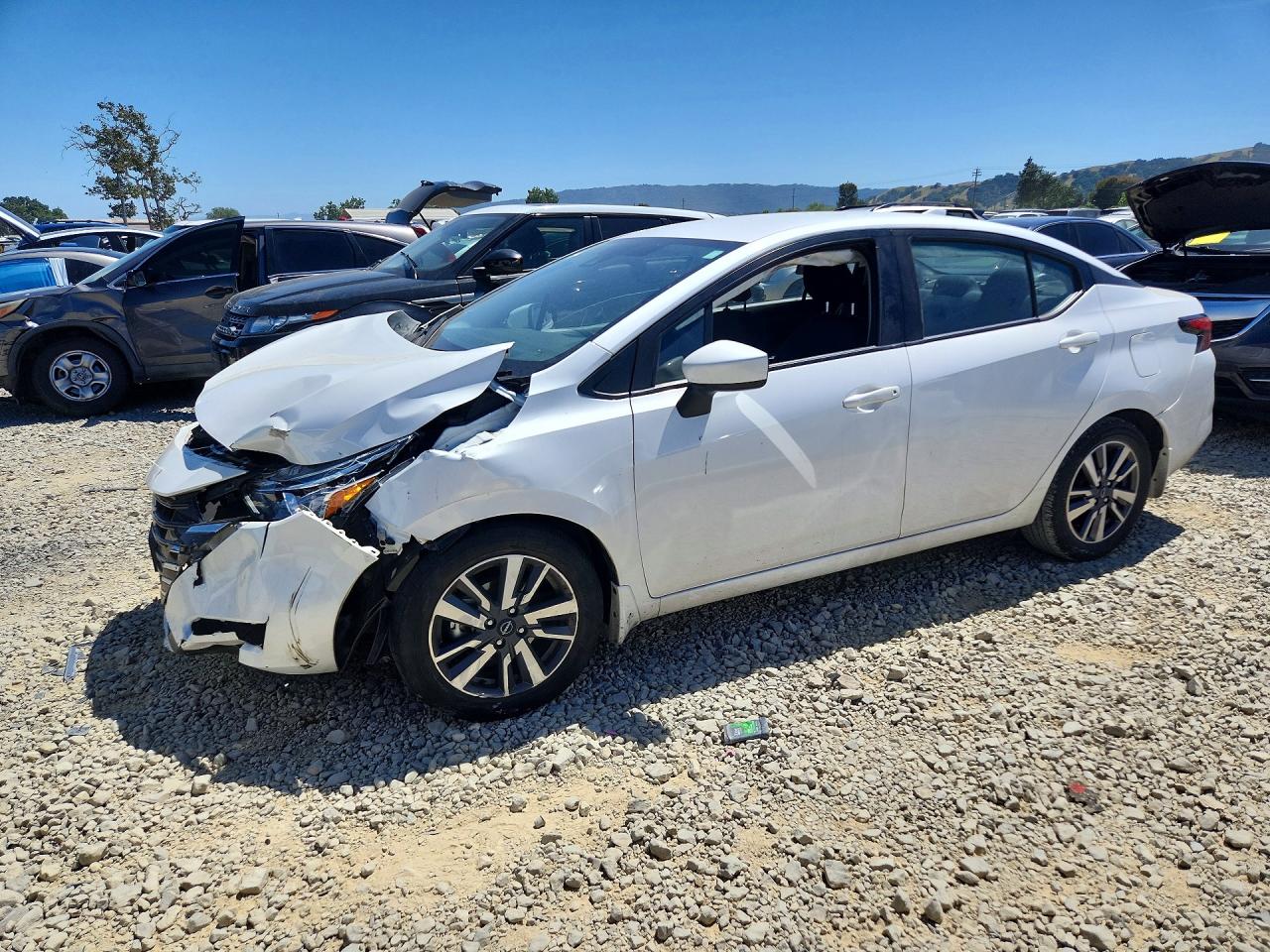 Salvage Nissan Versa Image
