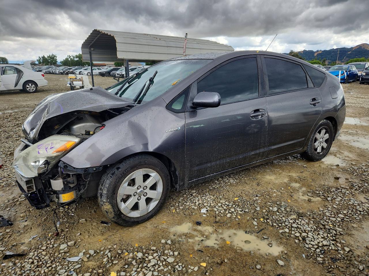 Salvage Toyota Prius Image