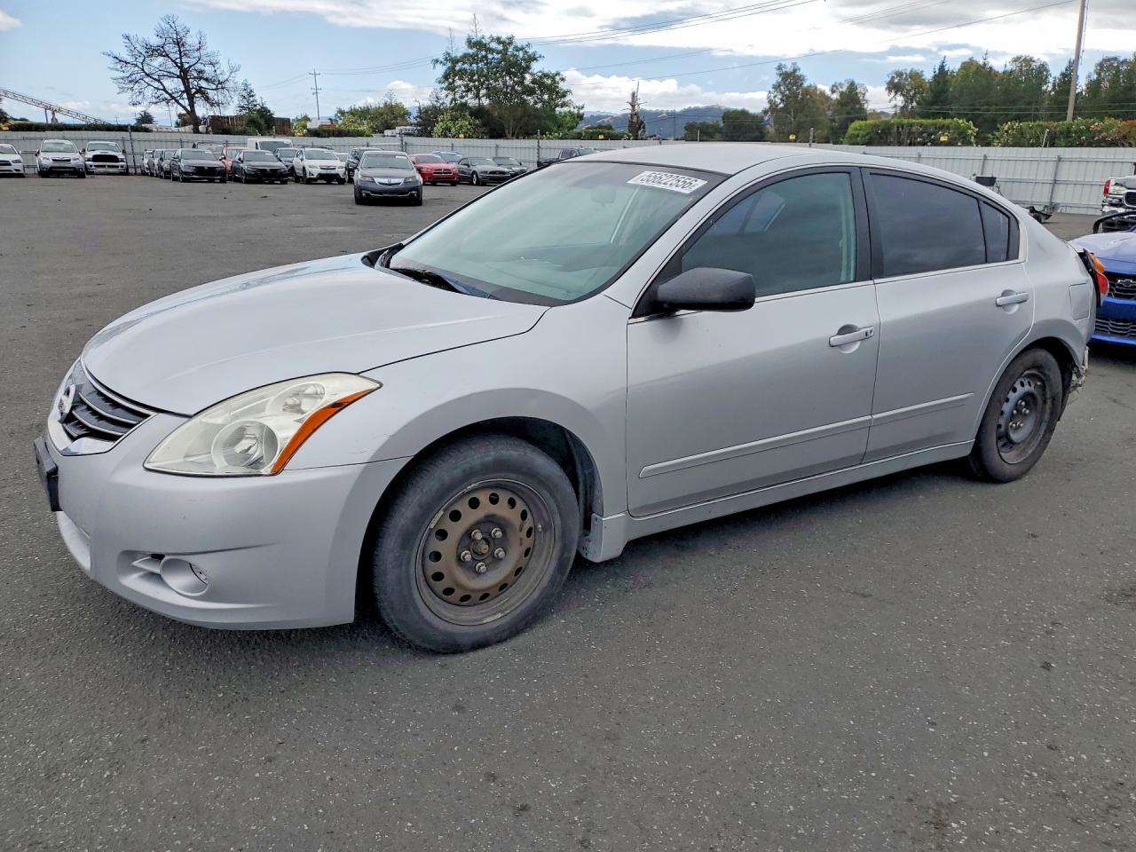 Salvage Nissan Altima Image