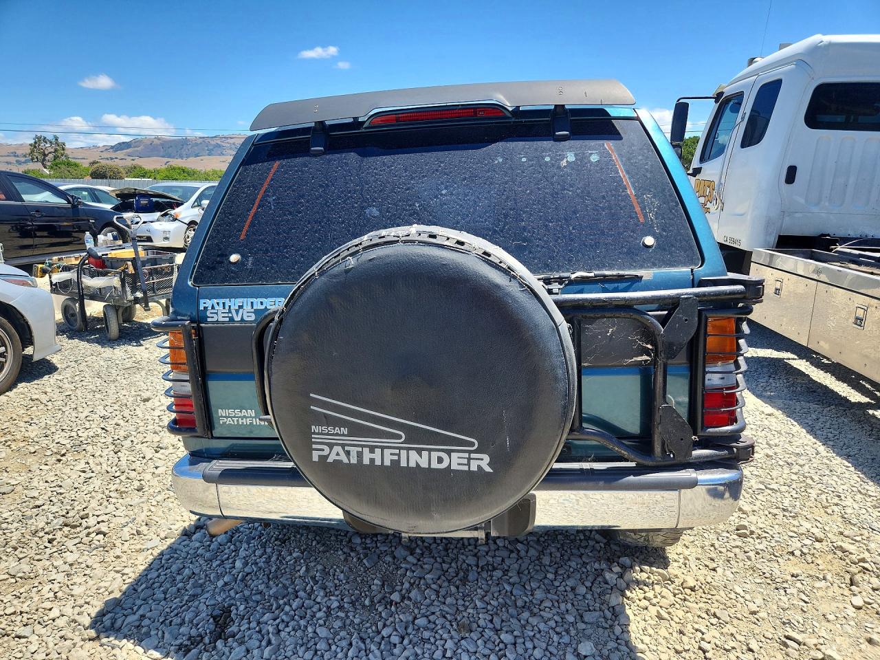 Nissan Pathfinder Xe