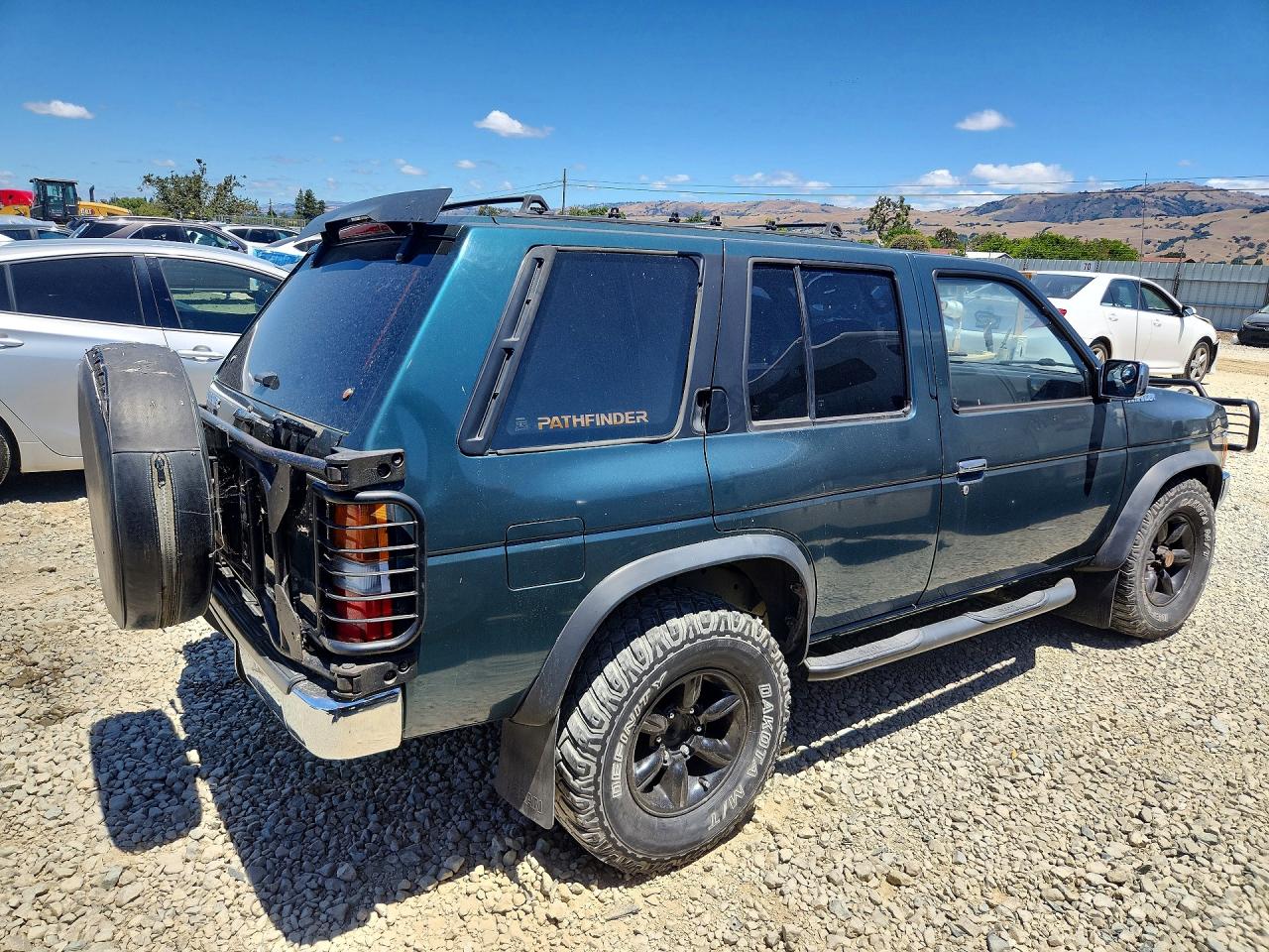 Nissan Pathfinder Xe