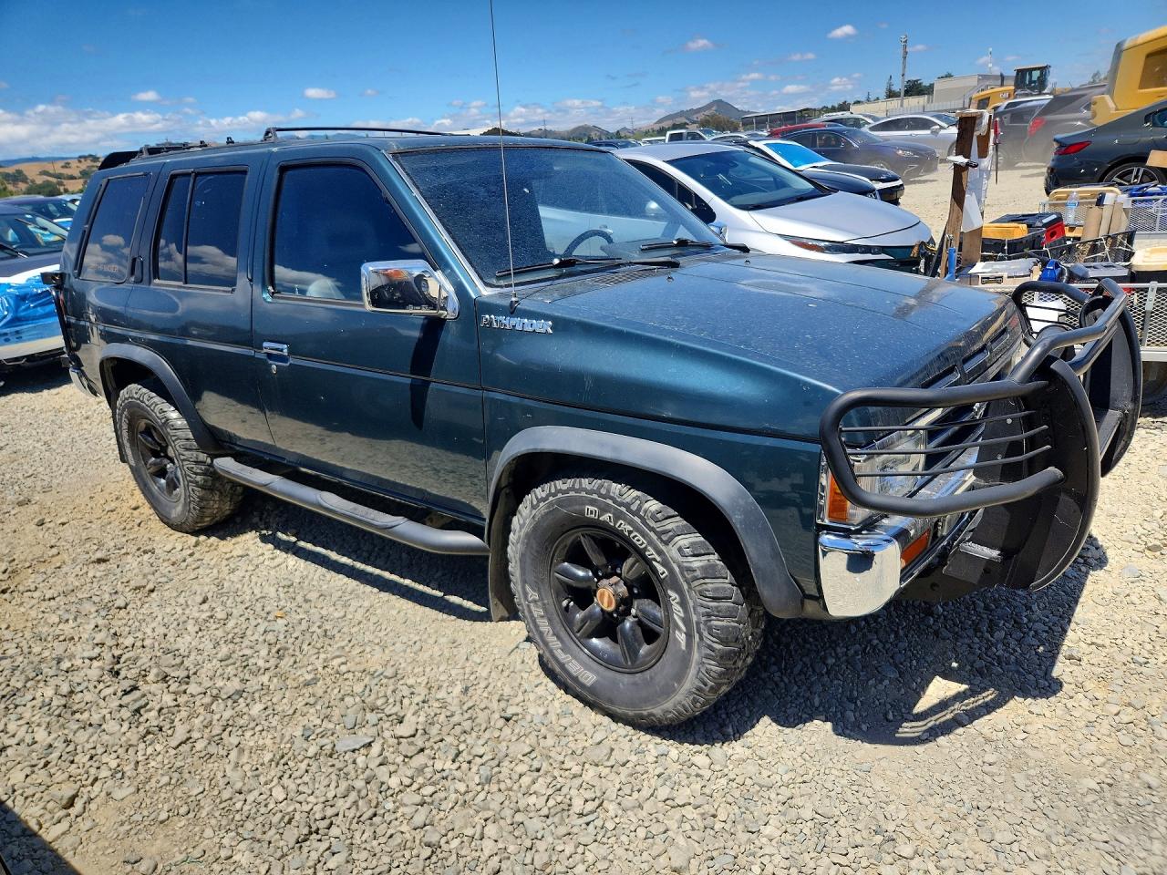 Nissan Pathfinder Xe