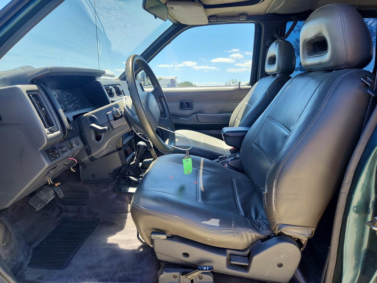 Nissan Pathfinder Xe