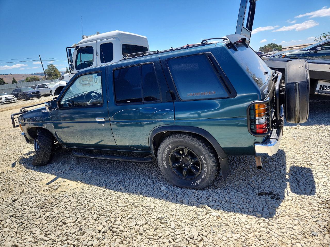 Nissan Pathfinder Xe