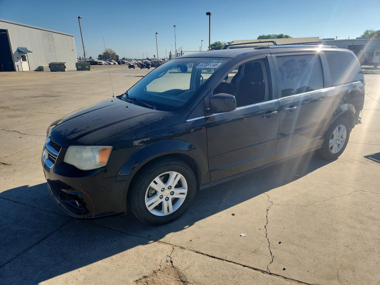 Salvage Dodge Caravan Image
