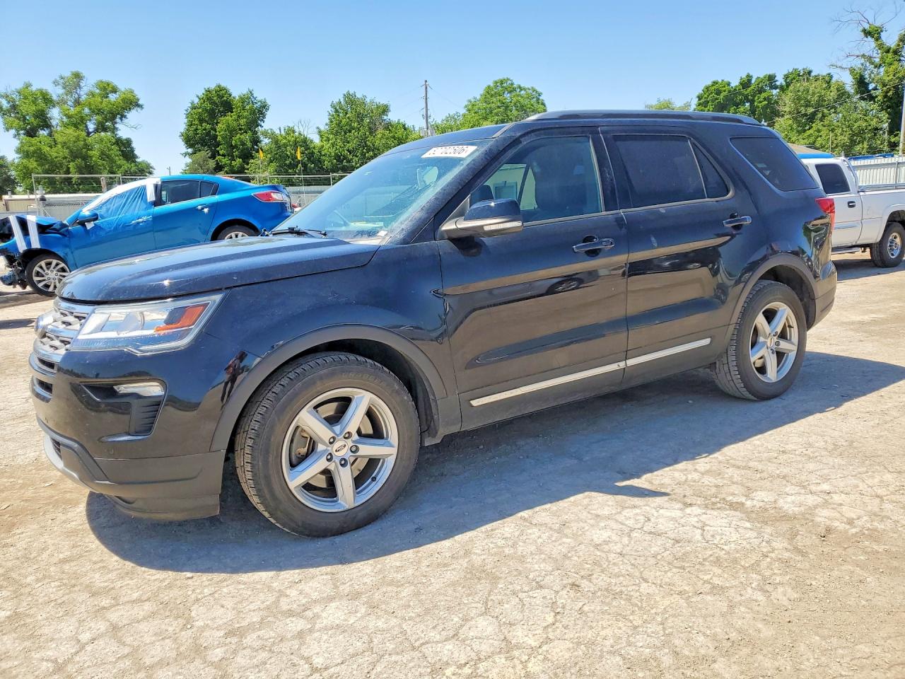 Salvage Ford Explorer Image