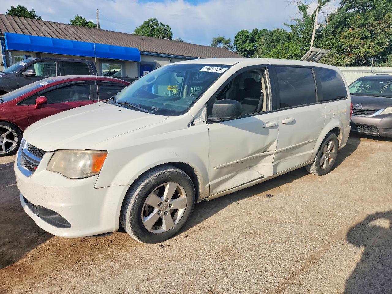 Salvage Dodge Caravan Image