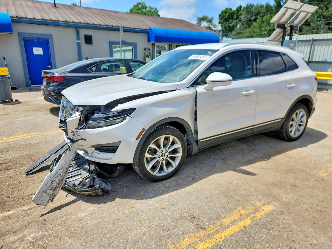 Salvage Lincoln MKC Image