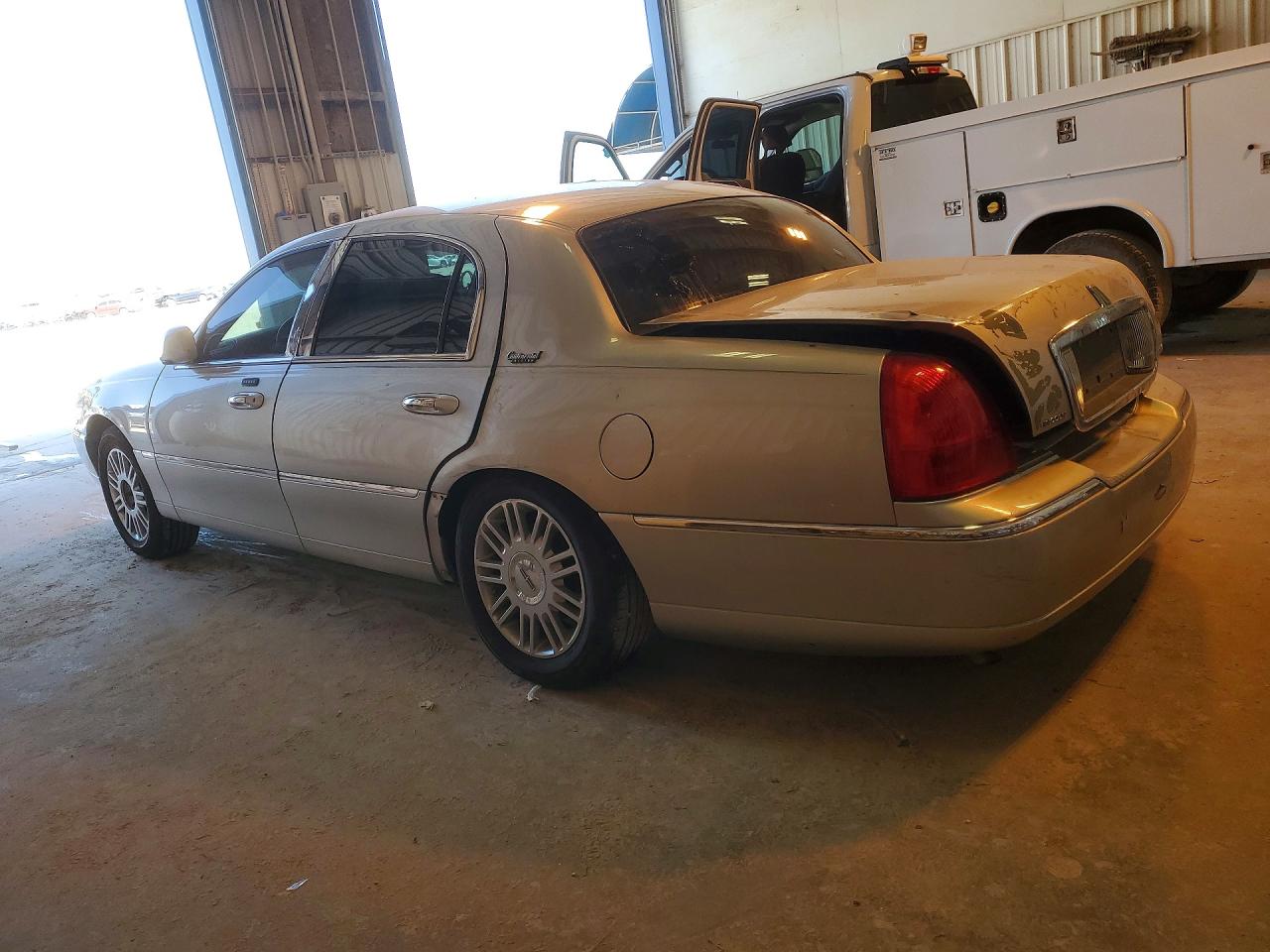 Lincoln Towncar Signature Limited