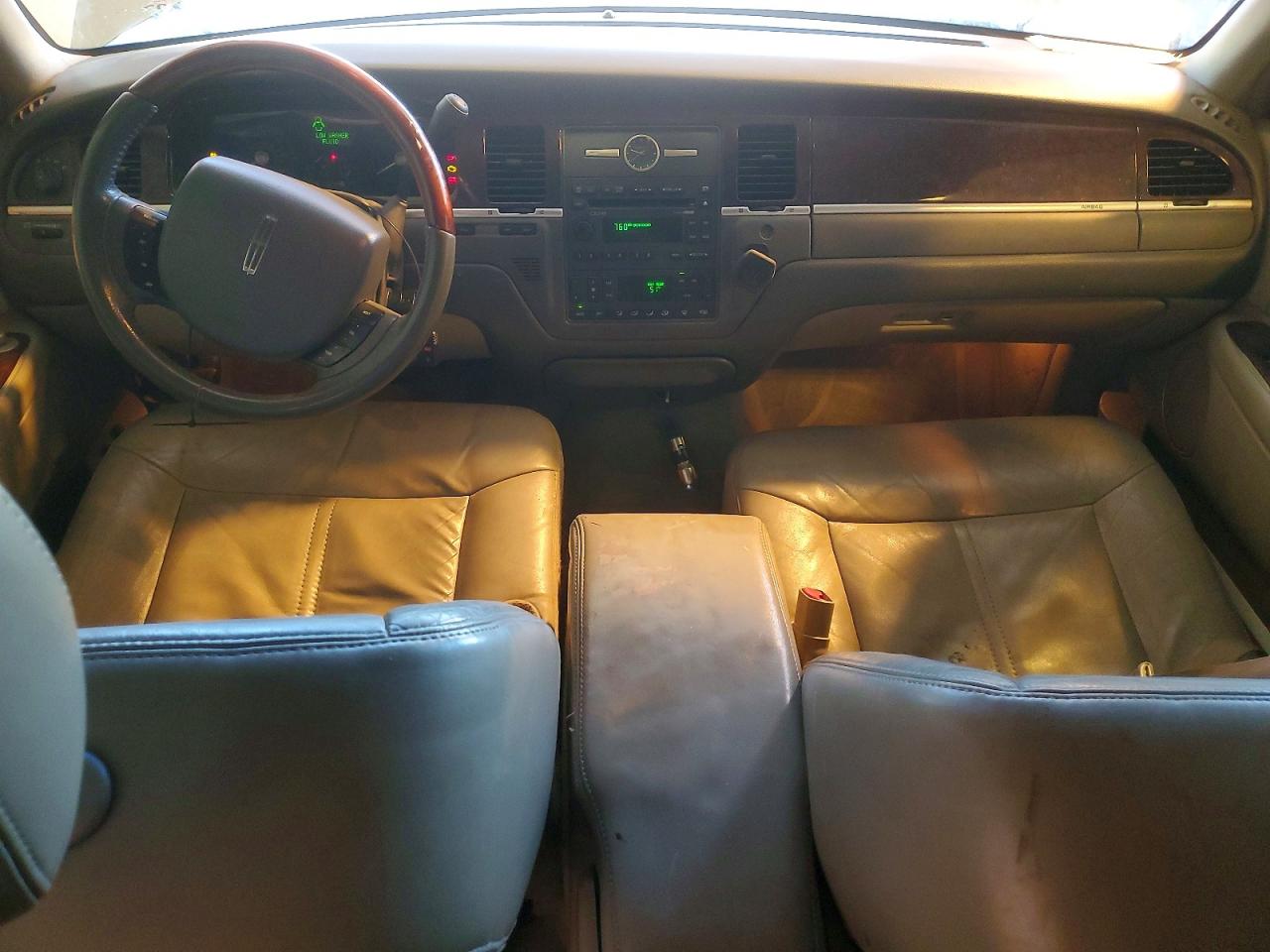 Lincoln Towncar Signature Limited