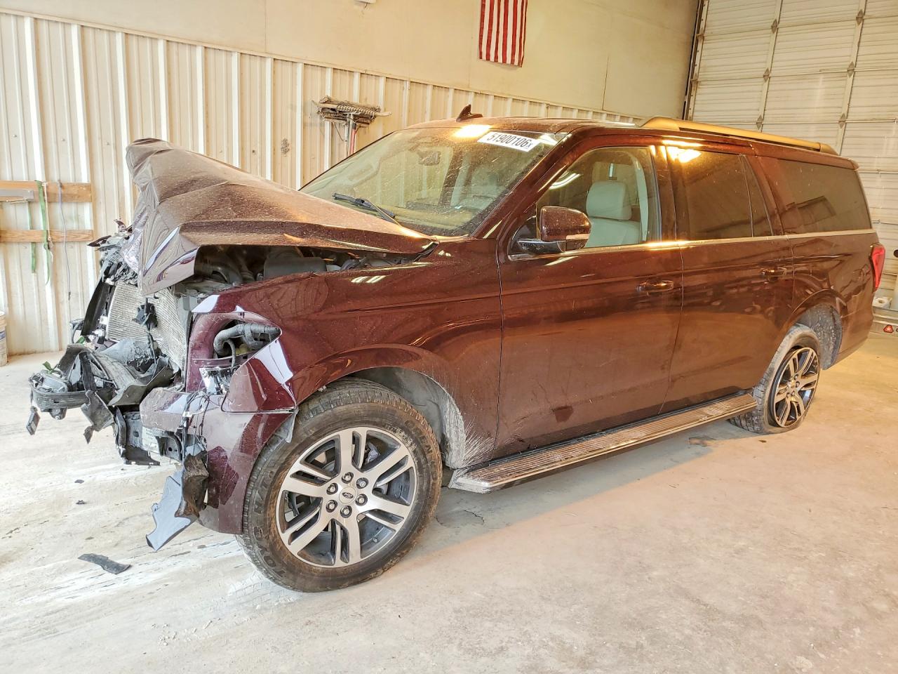 Salvage Ford Expedition Image