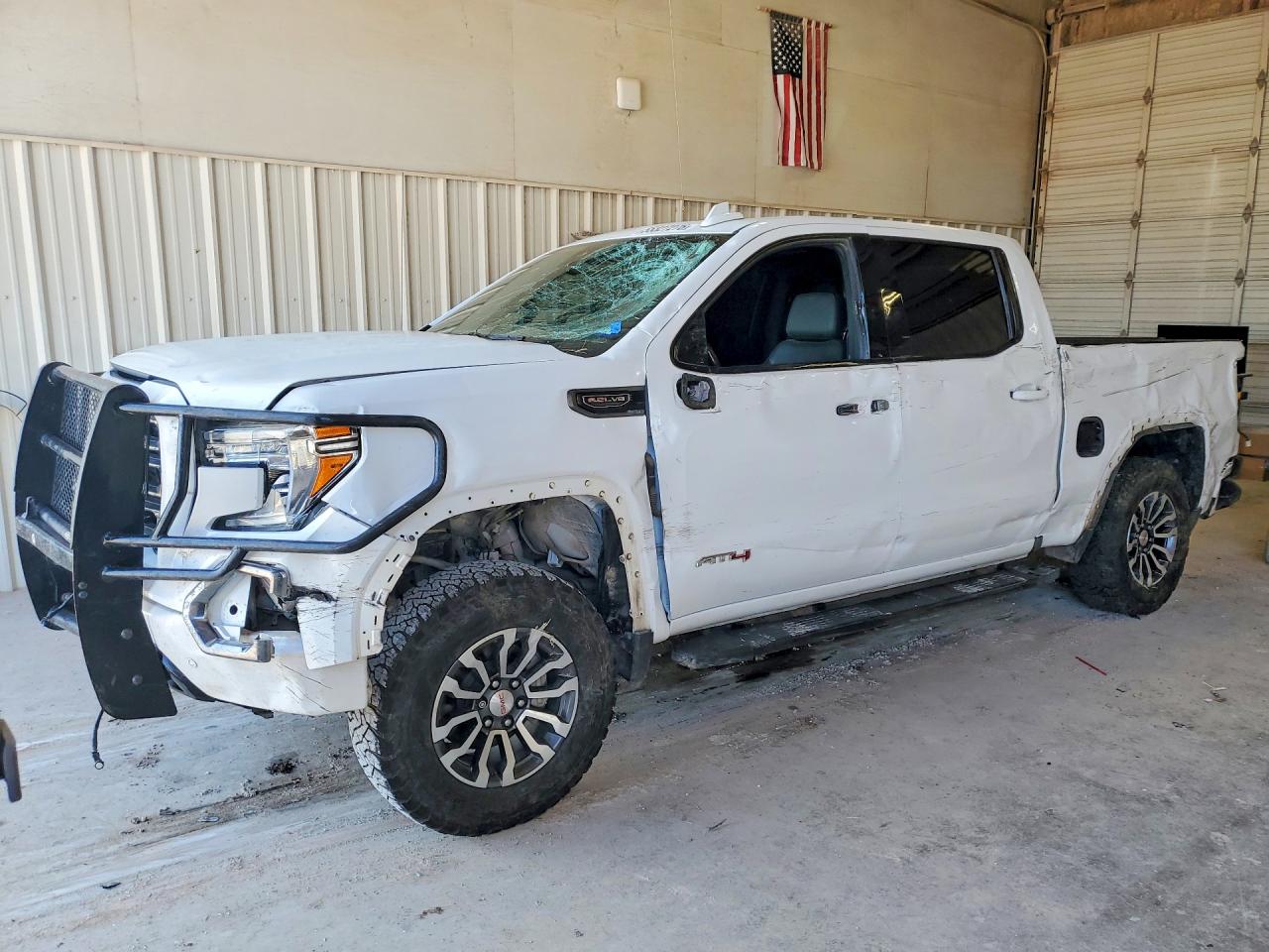 Salvage GMC Sierra Image