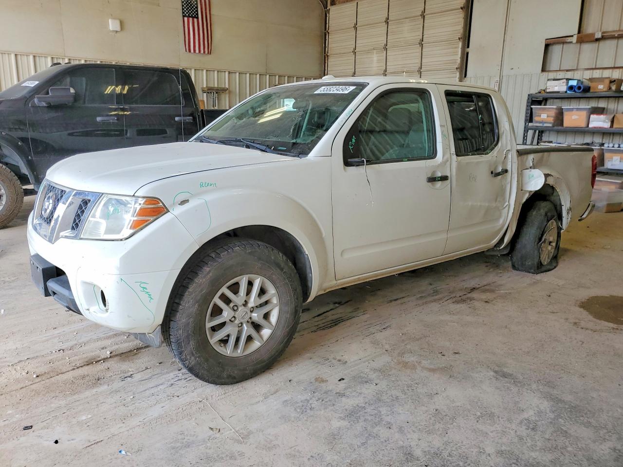 Salvage Nissan Frontier Image