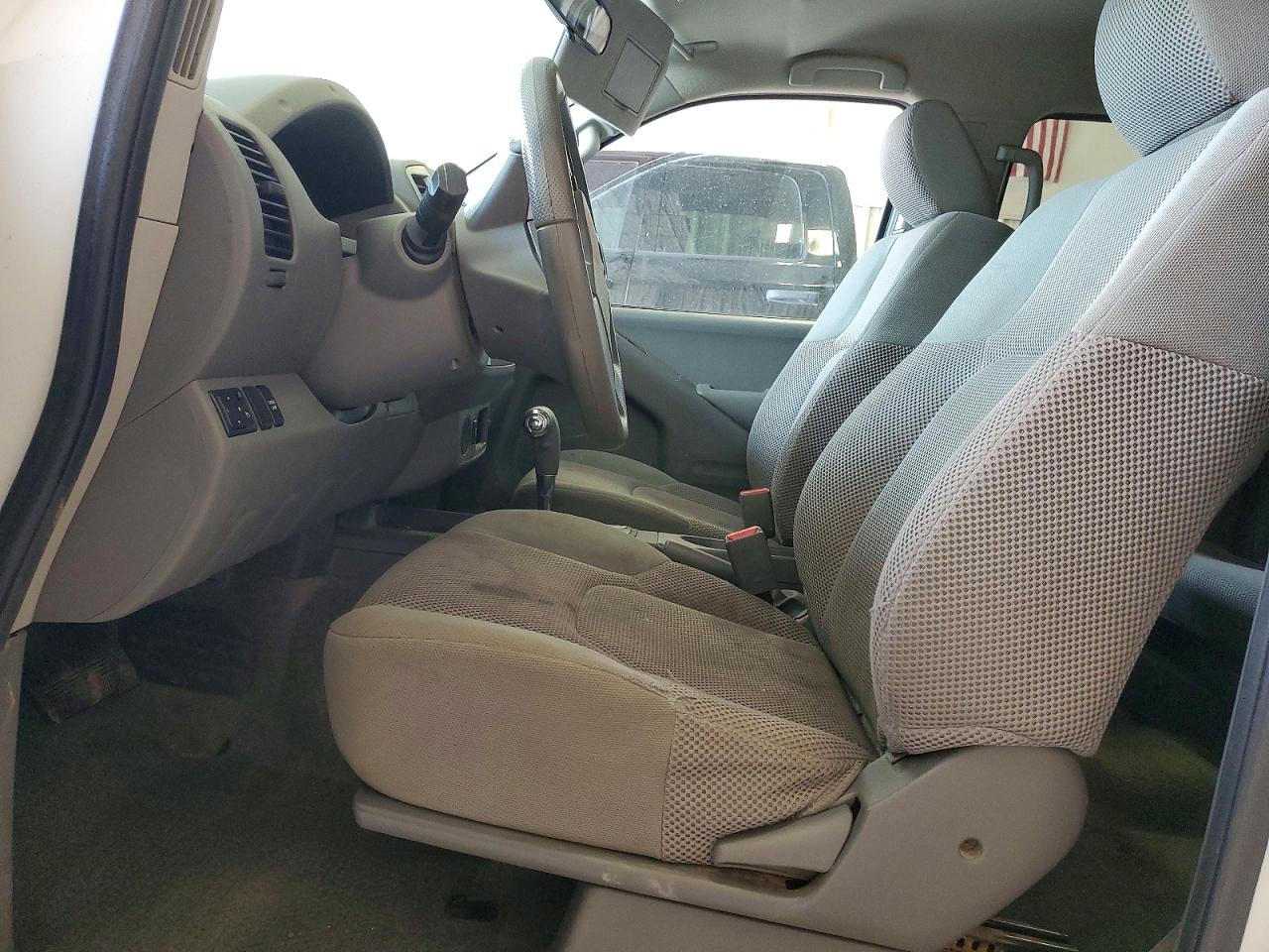 Nissan Frontier Sv