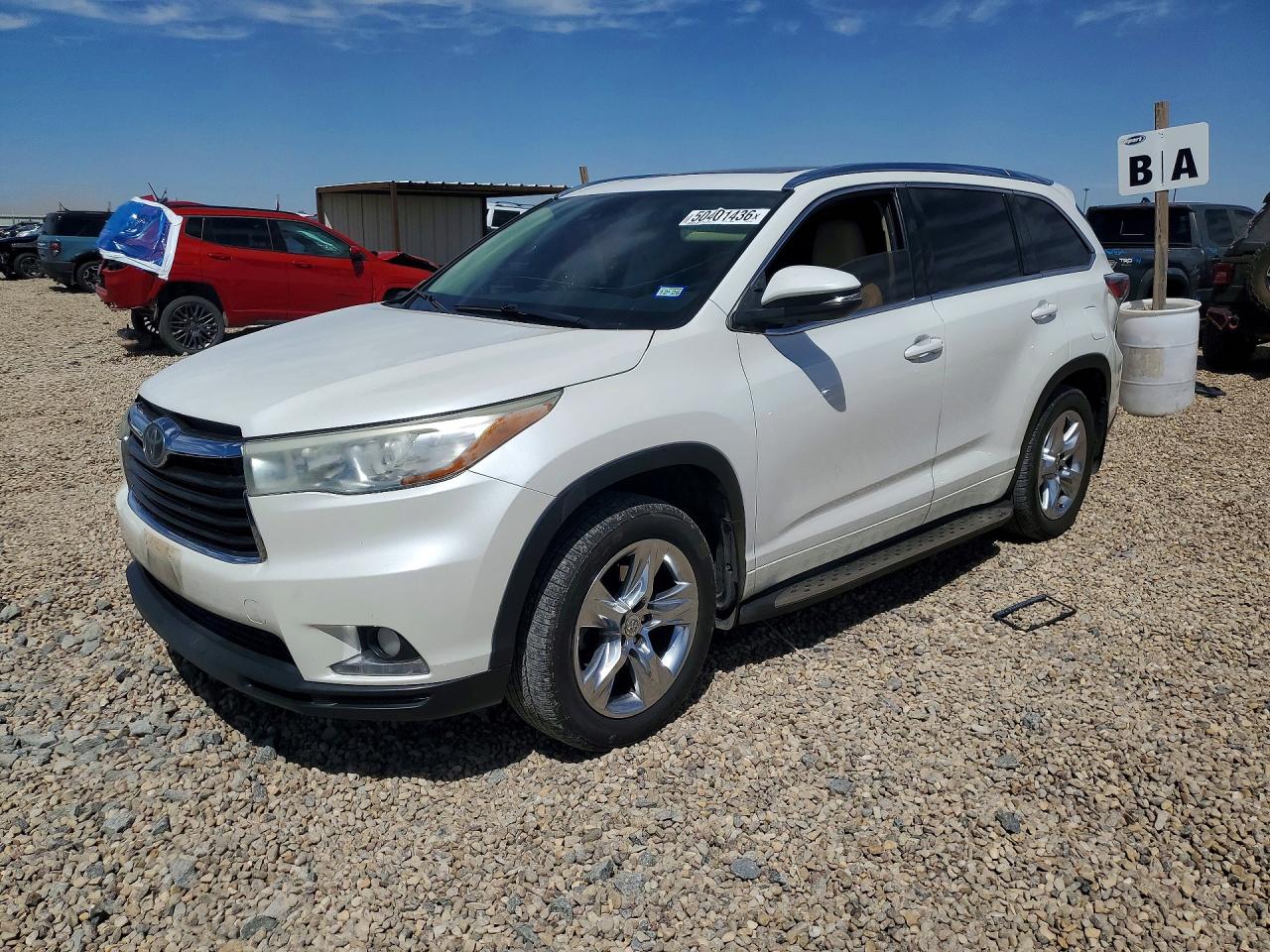 Salvage Toyota Highlander Image