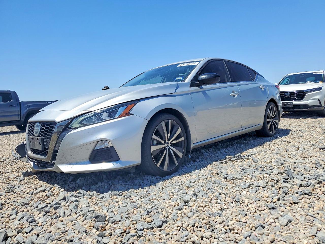 Salvage Nissan Altima Image