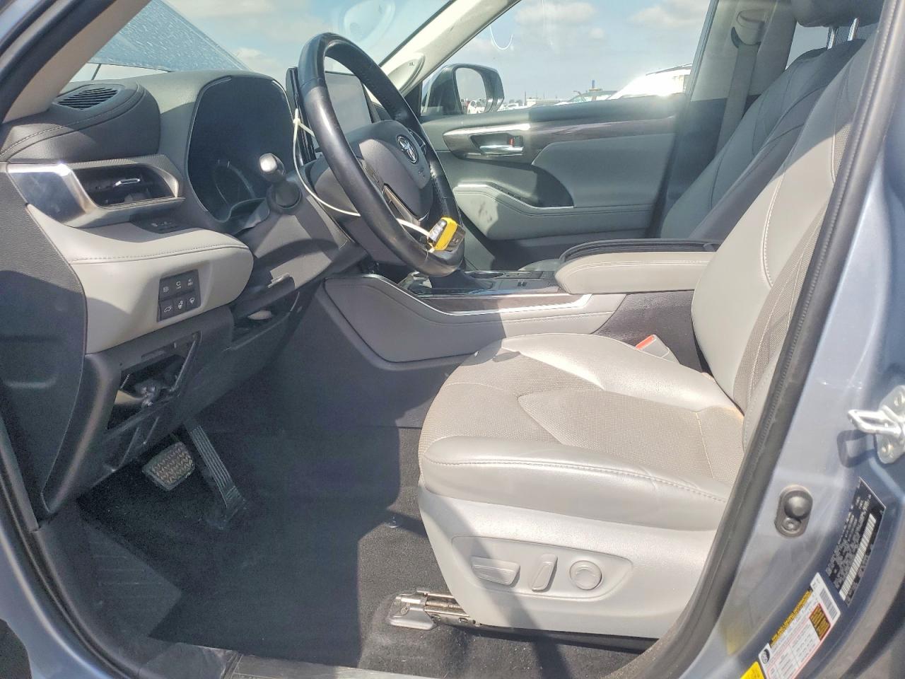 Toyota Highlander Hybrid Platinum