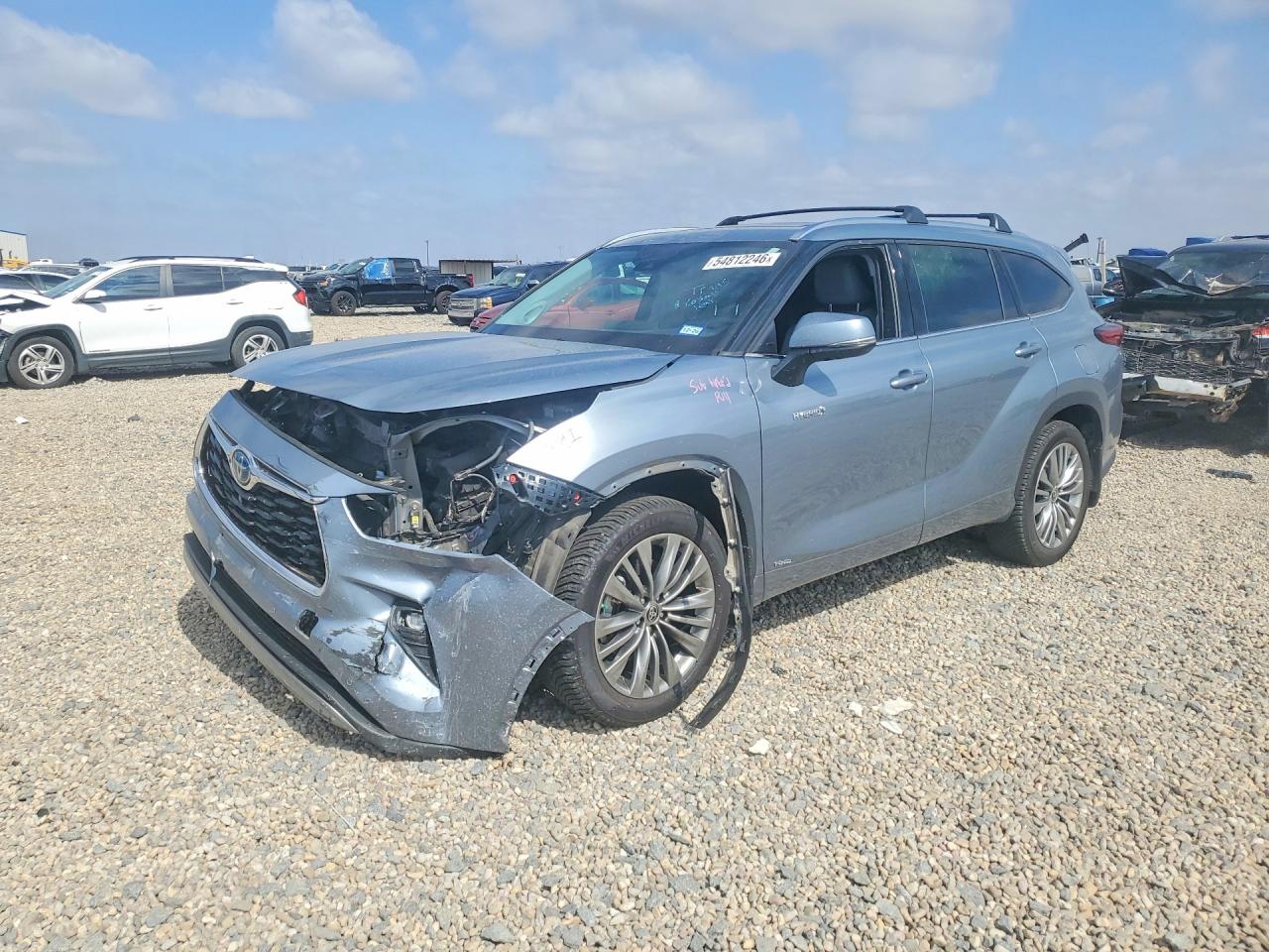 Salvage Toyota Highlander Image