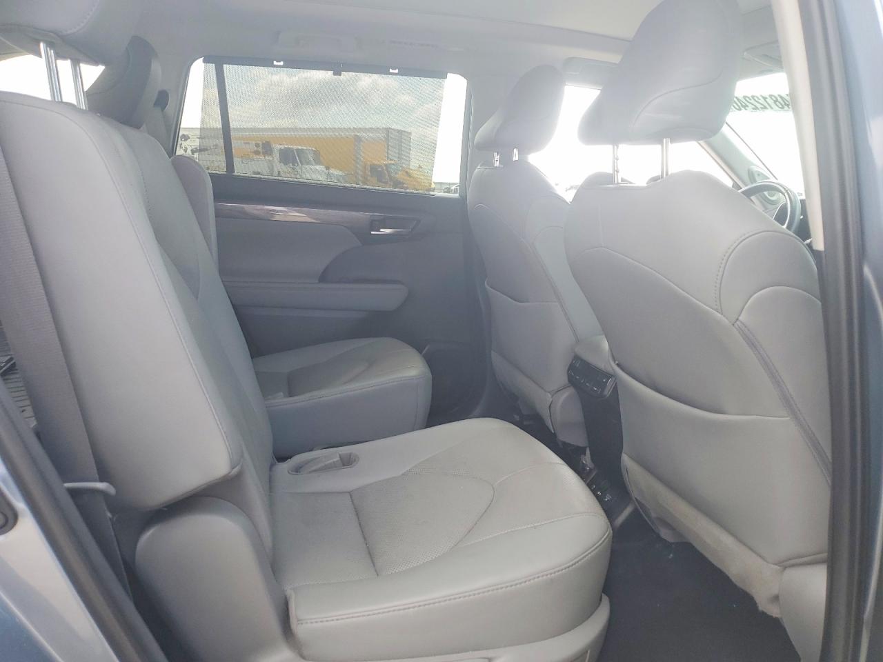 Toyota Highlander Hybrid Platinum