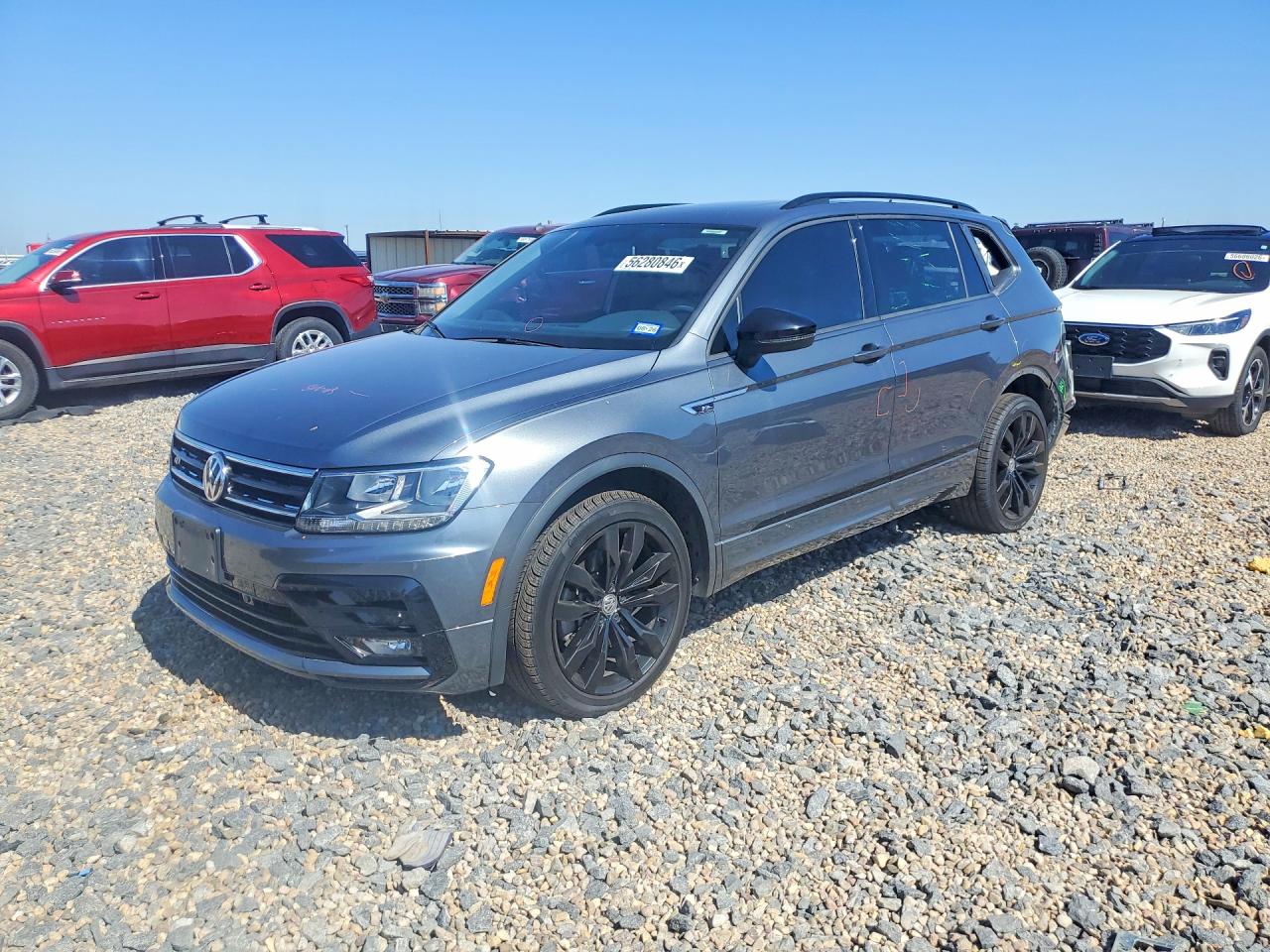 Salvage Volkswagen Tiguan Image
