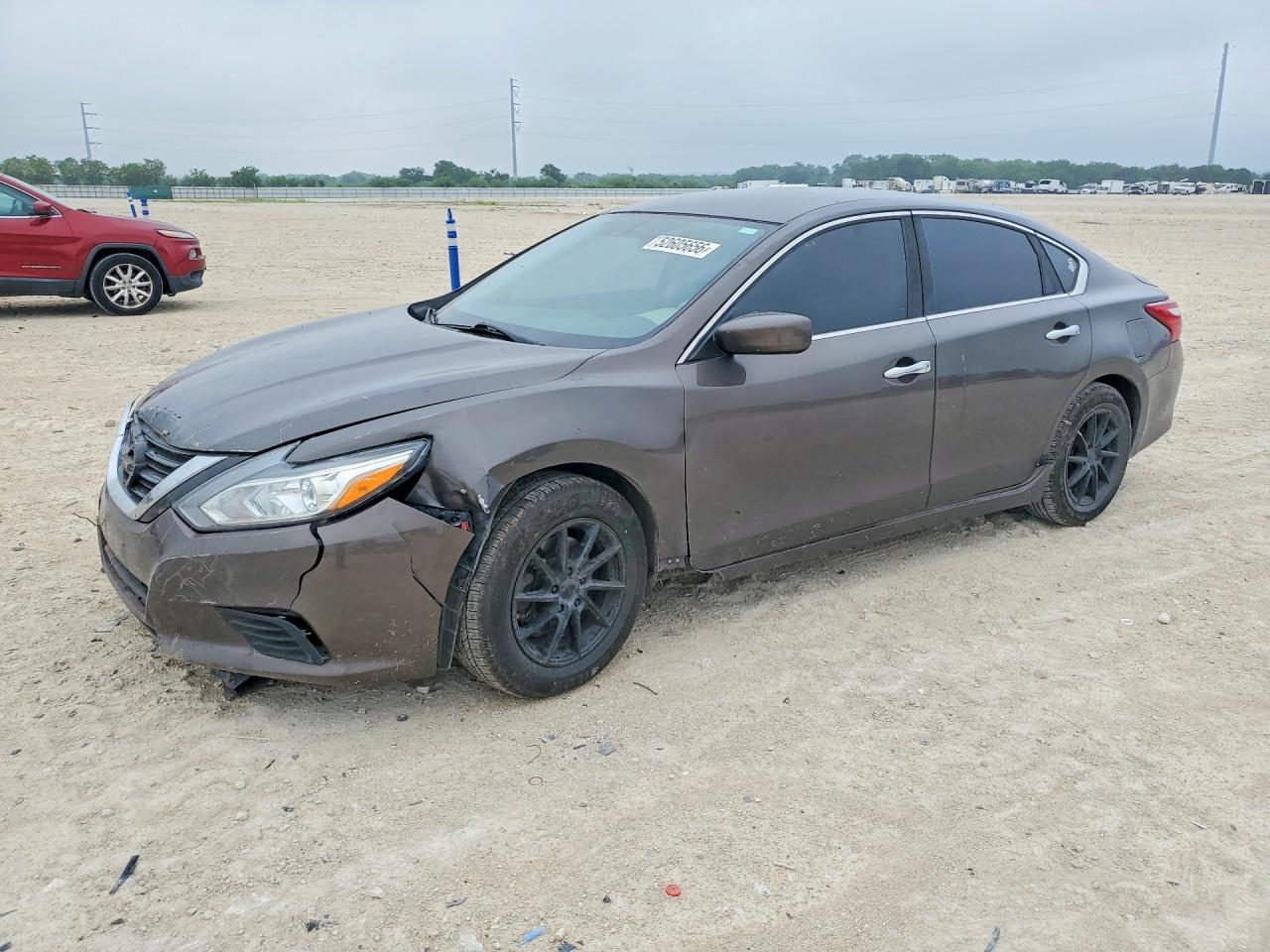 Salvage Nissan Altima Image