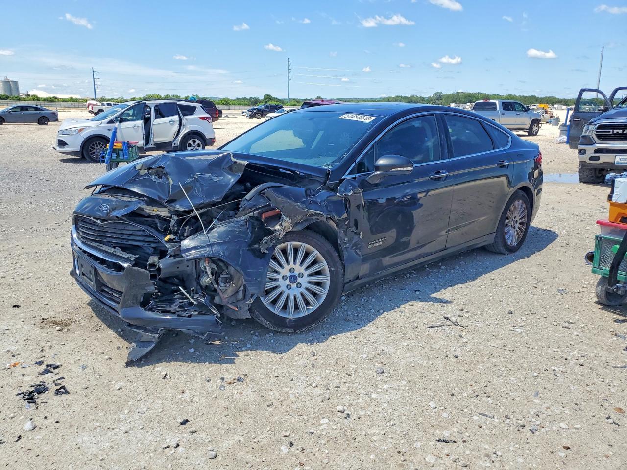 Salvage Ford Fusion Image