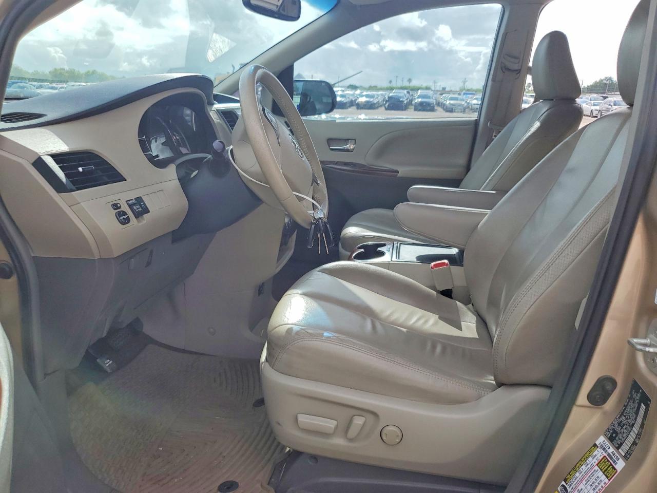 Toyota Sienna Xle 8-passenger