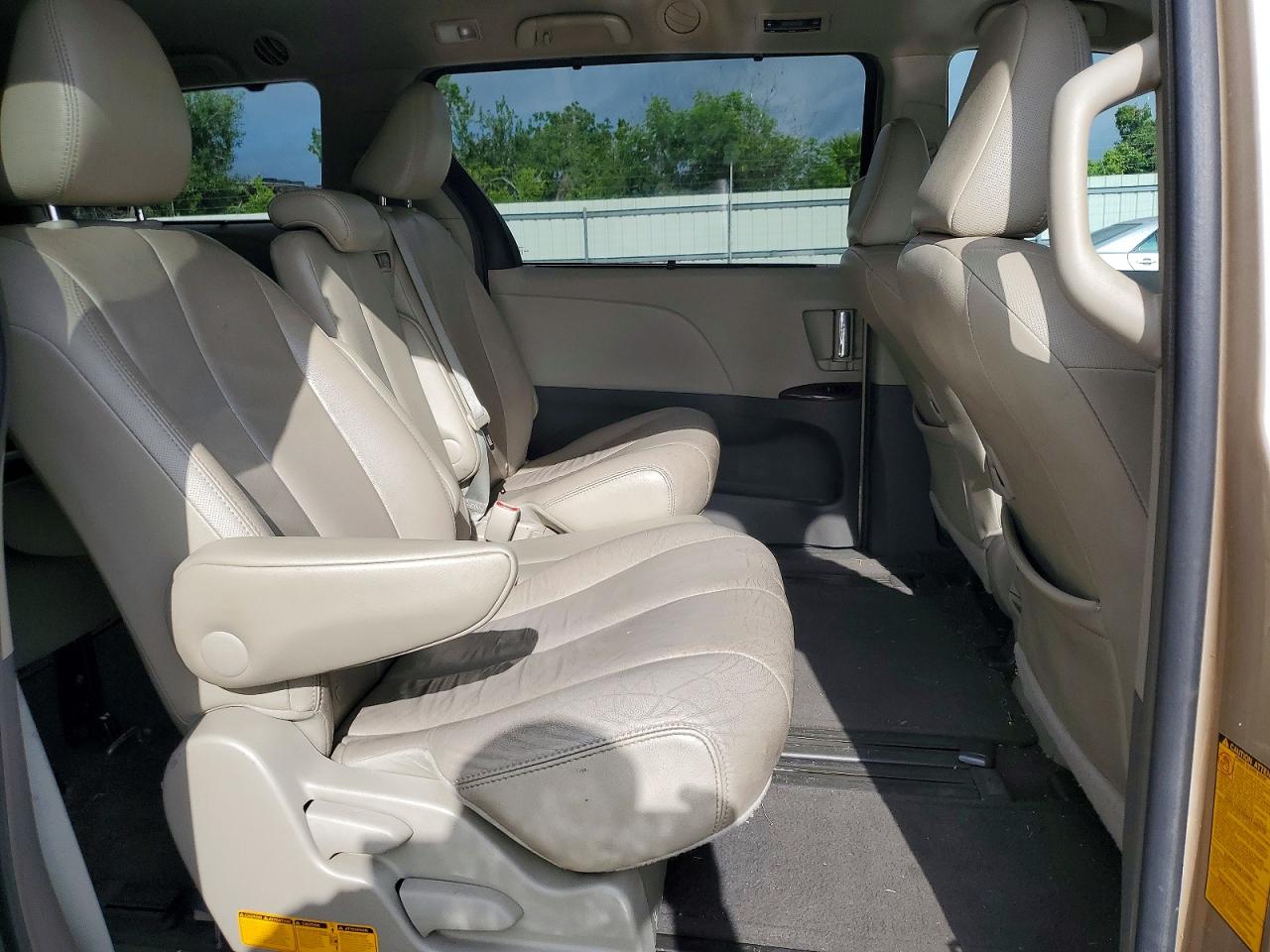 Toyota Sienna Xle 8-passenger
