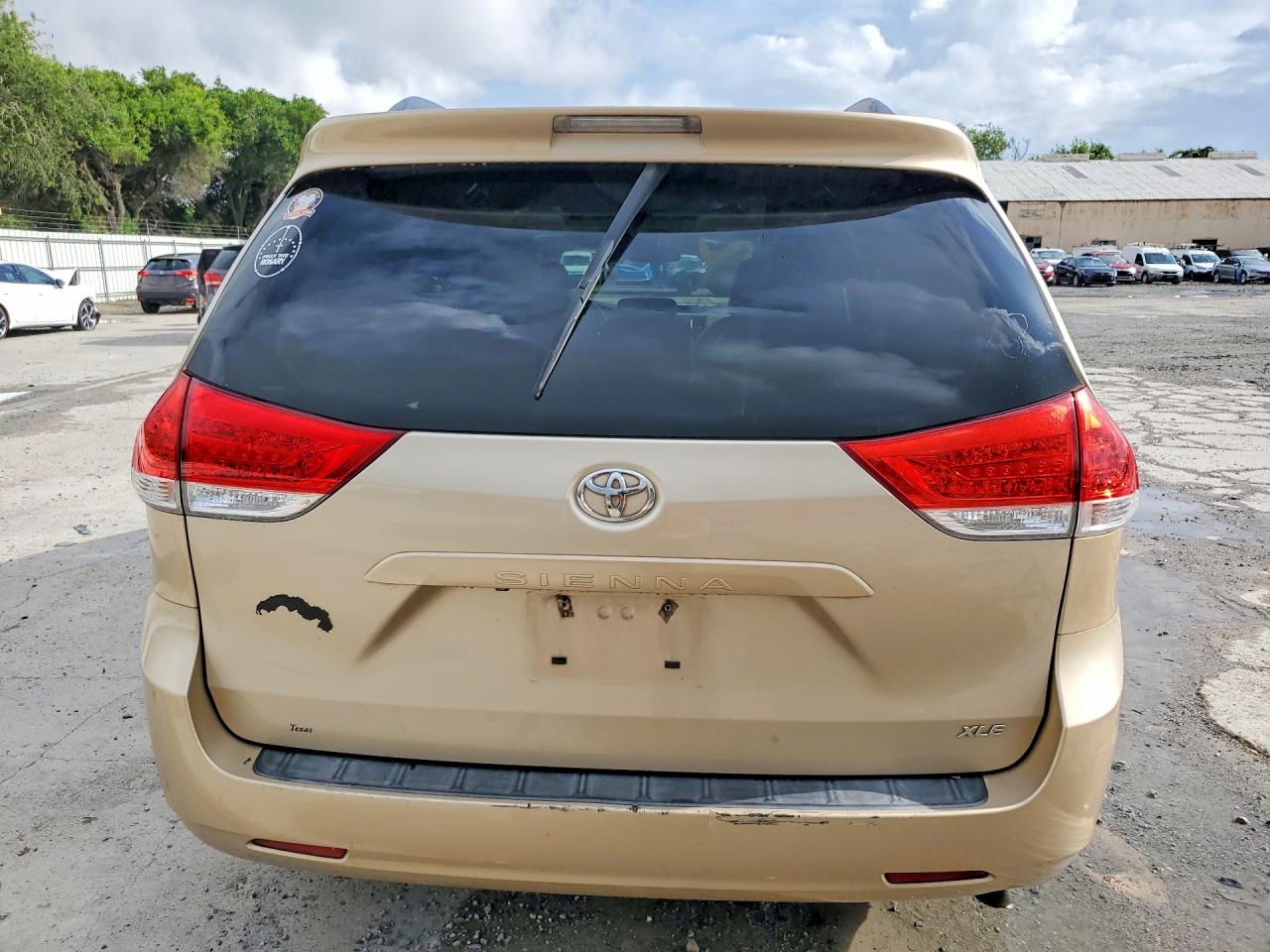Toyota Sienna Xle 8-passenger