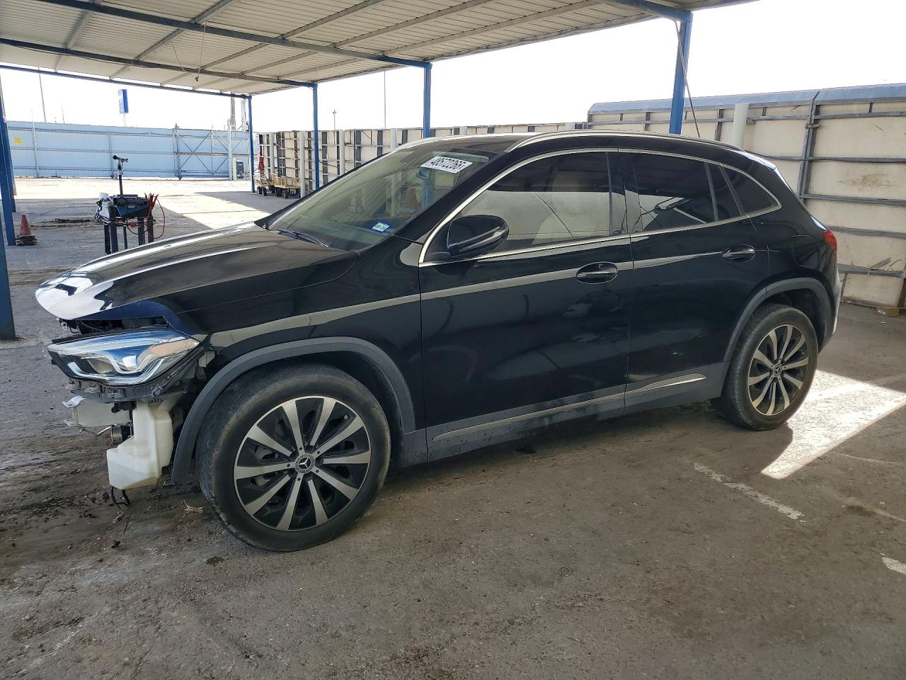 Salvage Mercedes-Benz GLA Image