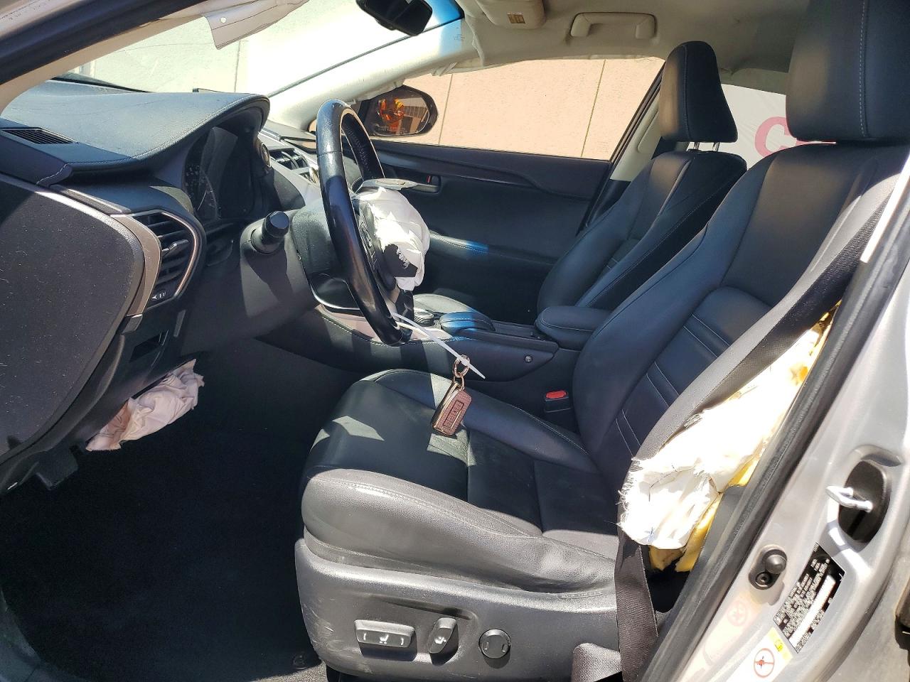 Lexus NX Base