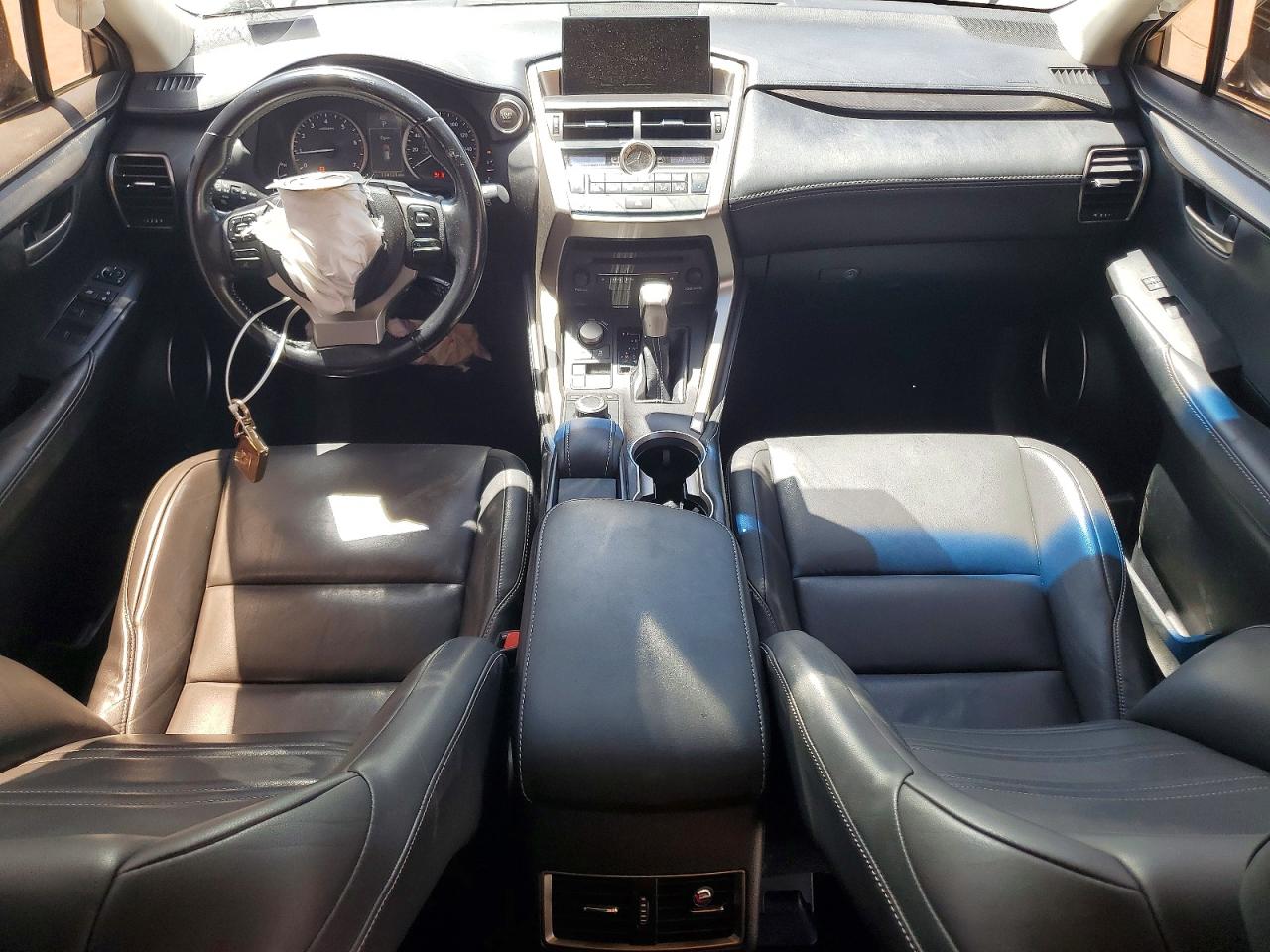 Lexus NX Base