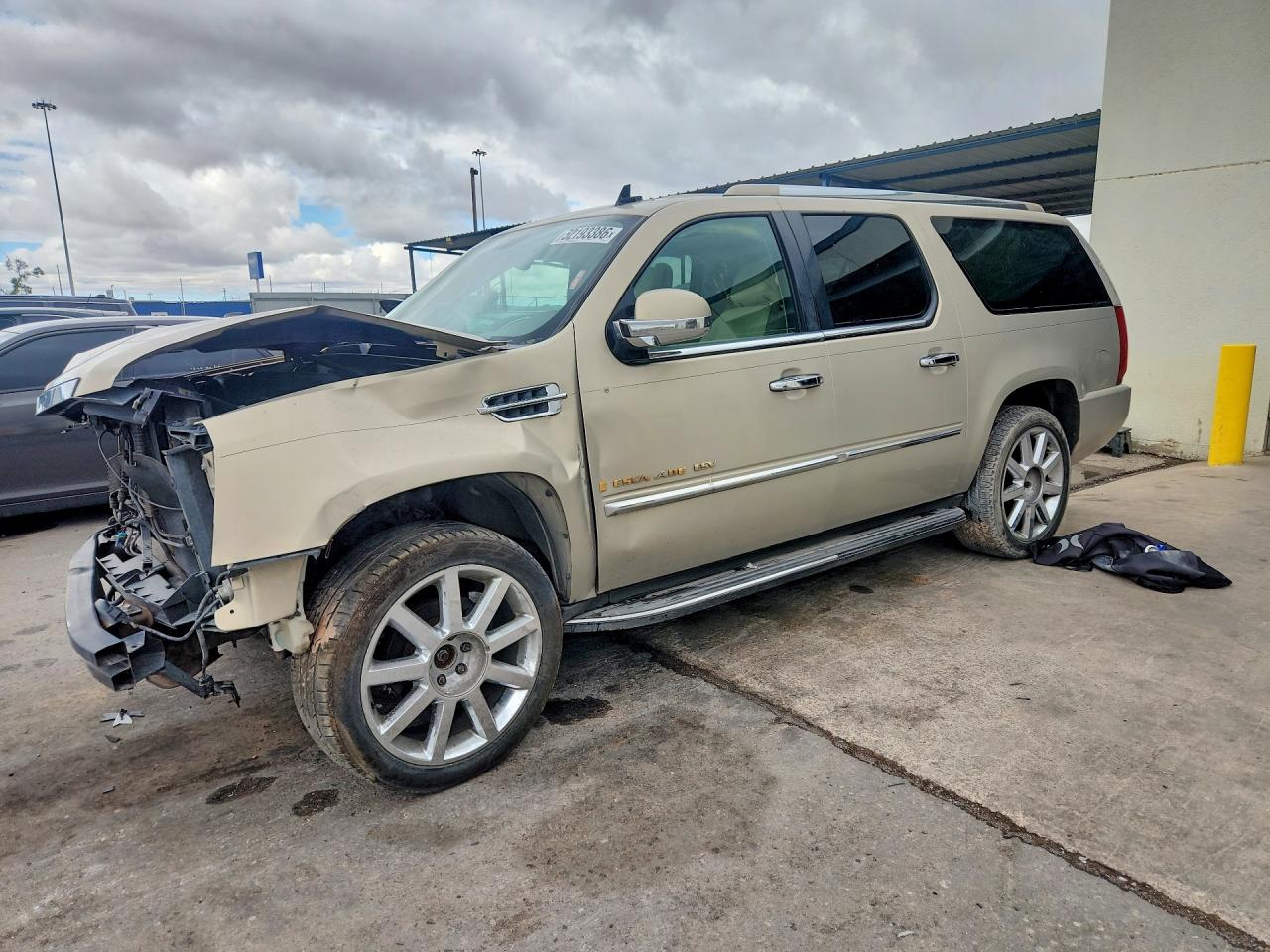 Salvage Cadillac Escalade Image