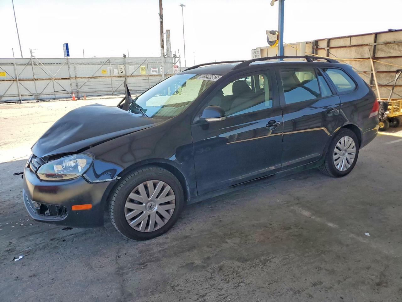 Salvage Volkswagen Jetta Image