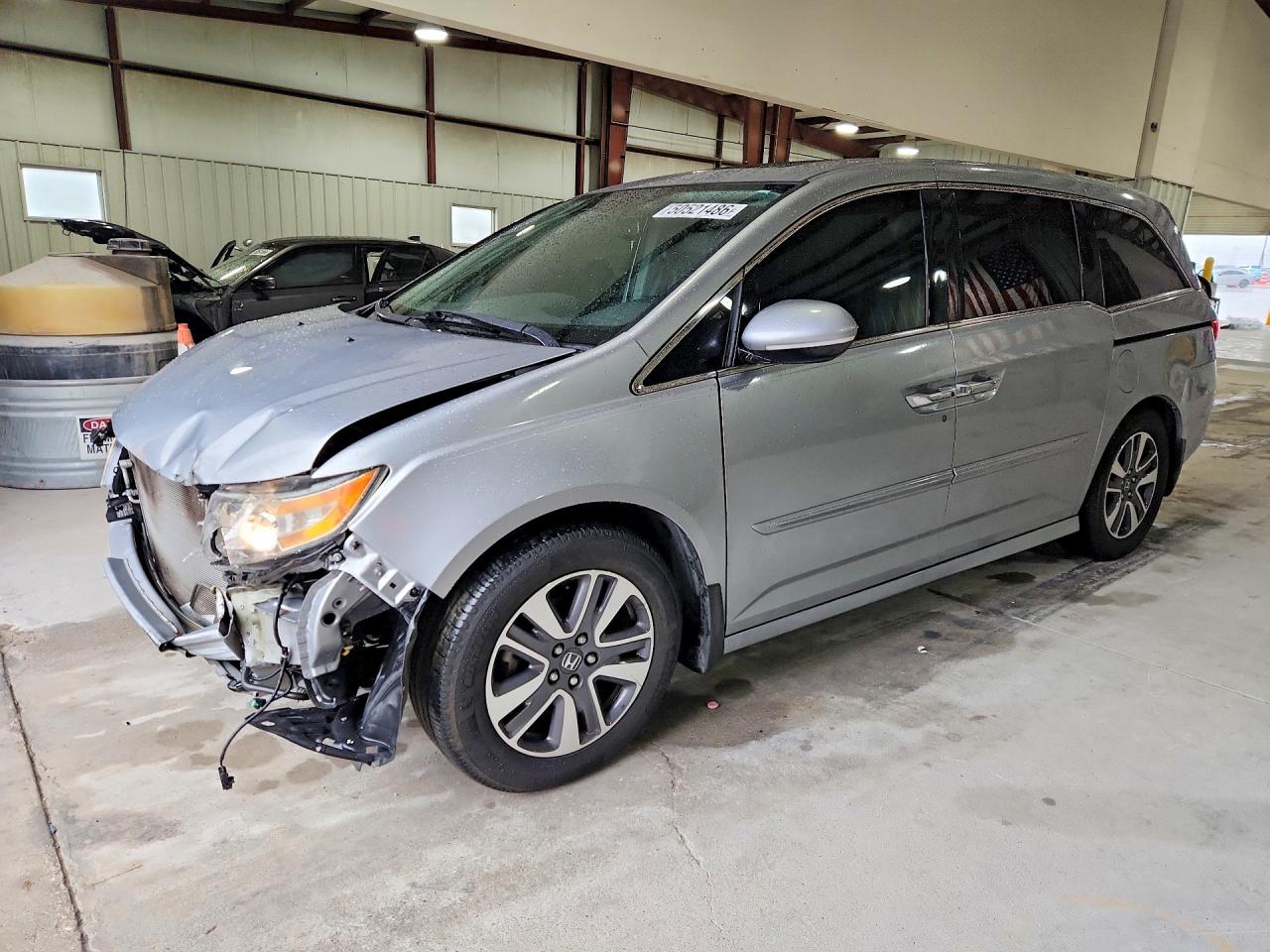 Salvage Honda Odyssey Image