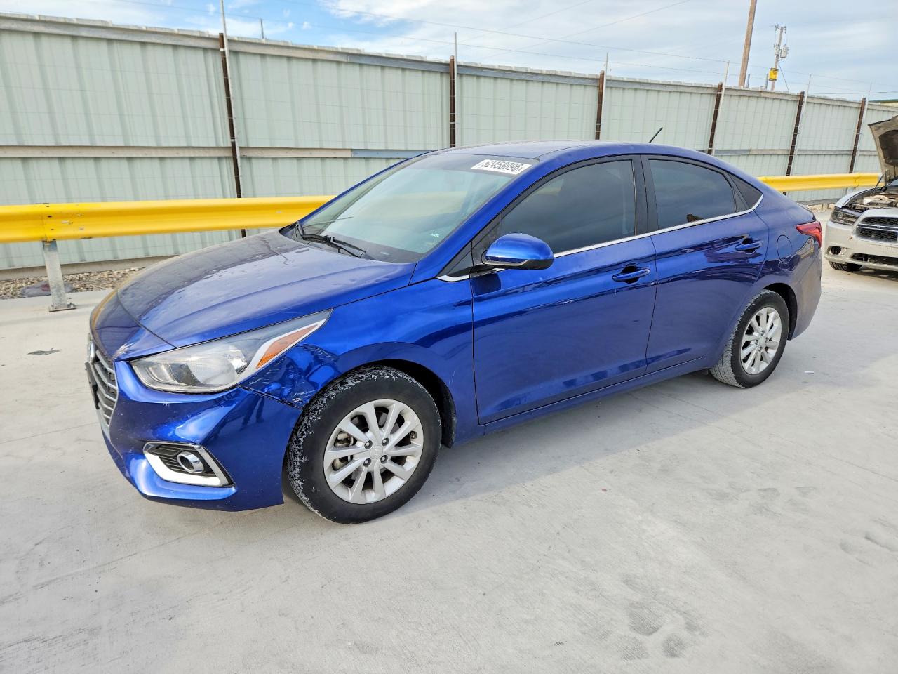 Salvage Hyundai ACCENT Image
