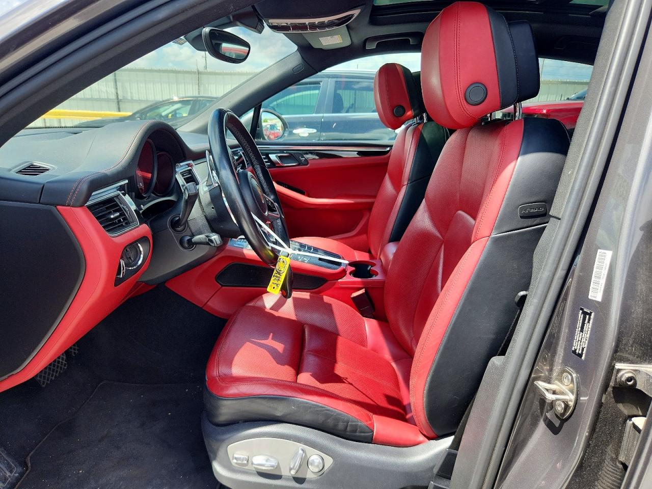 Porsche Macan S