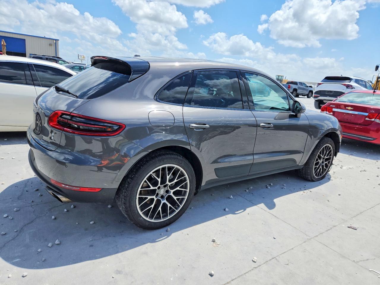 Porsche Macan S