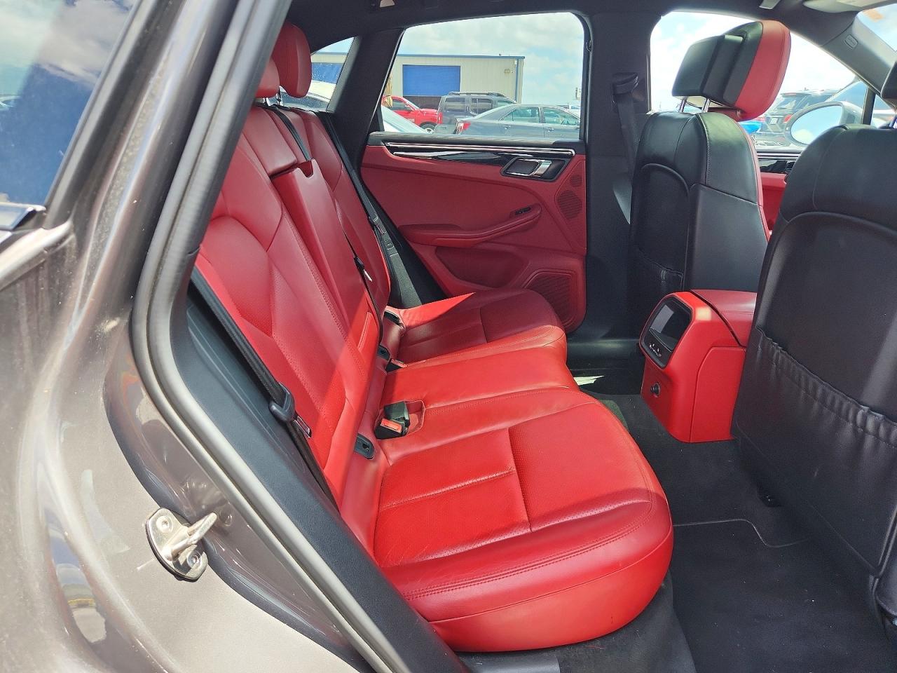 Porsche Macan S