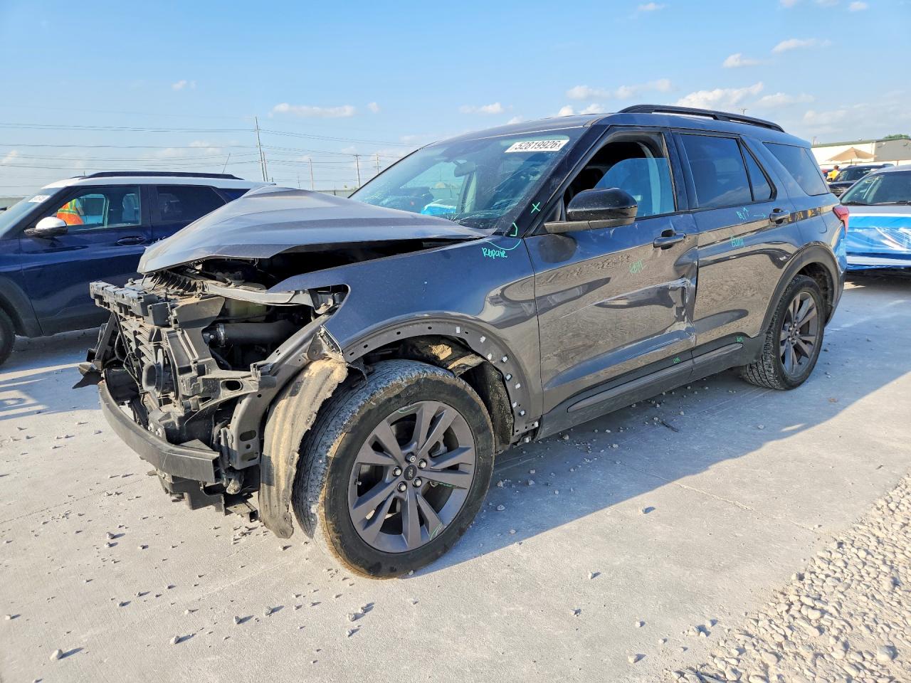 Salvage Ford Explorer Image