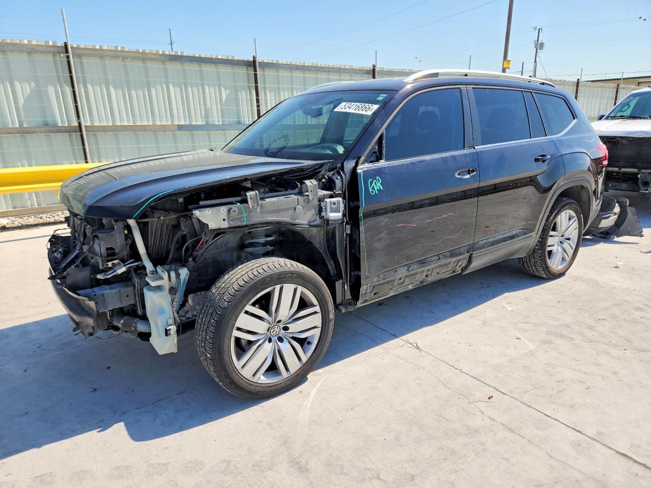 Salvage Volkswagen Atlas Image