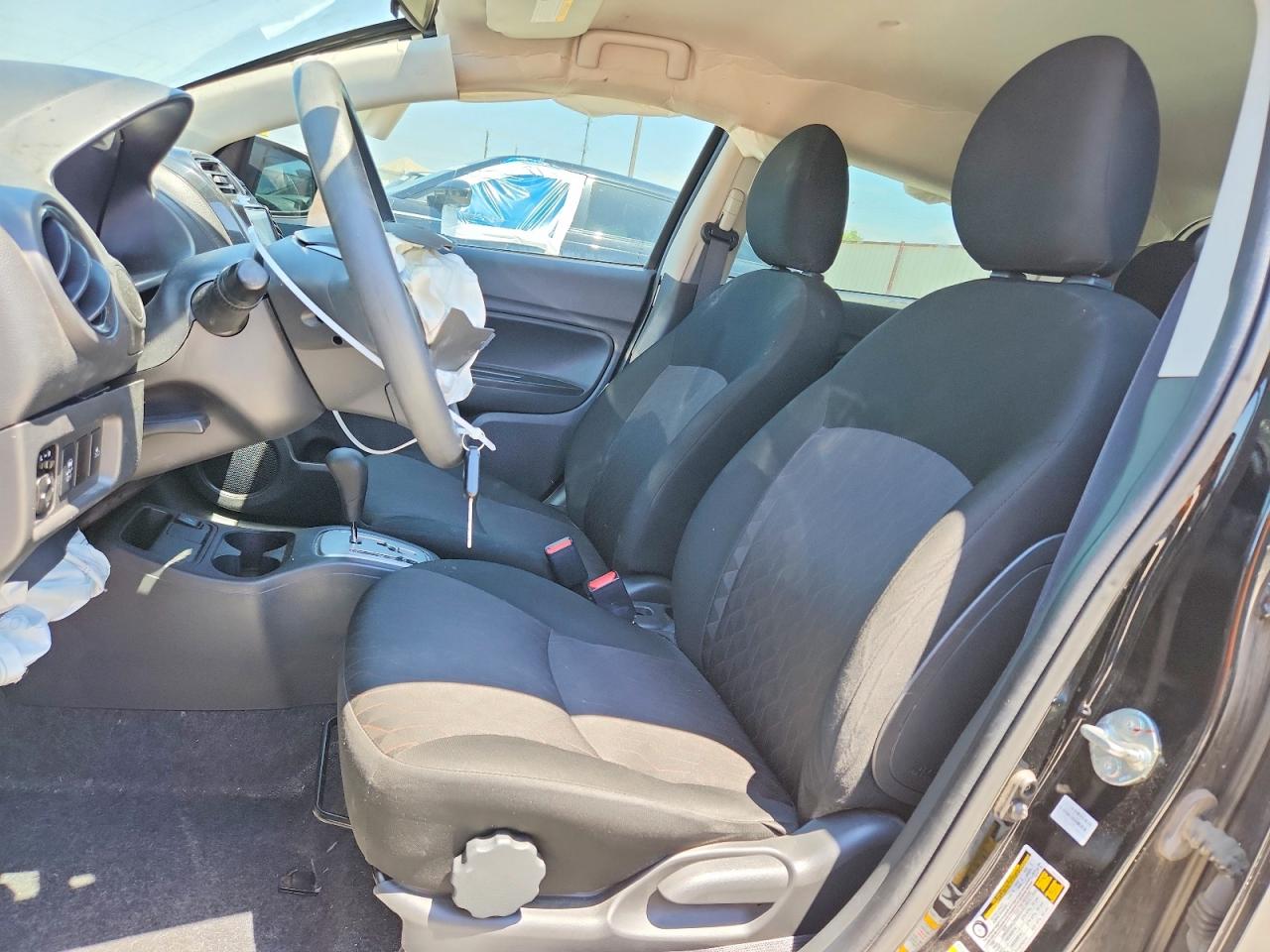 Mitsubishi Mirage Es