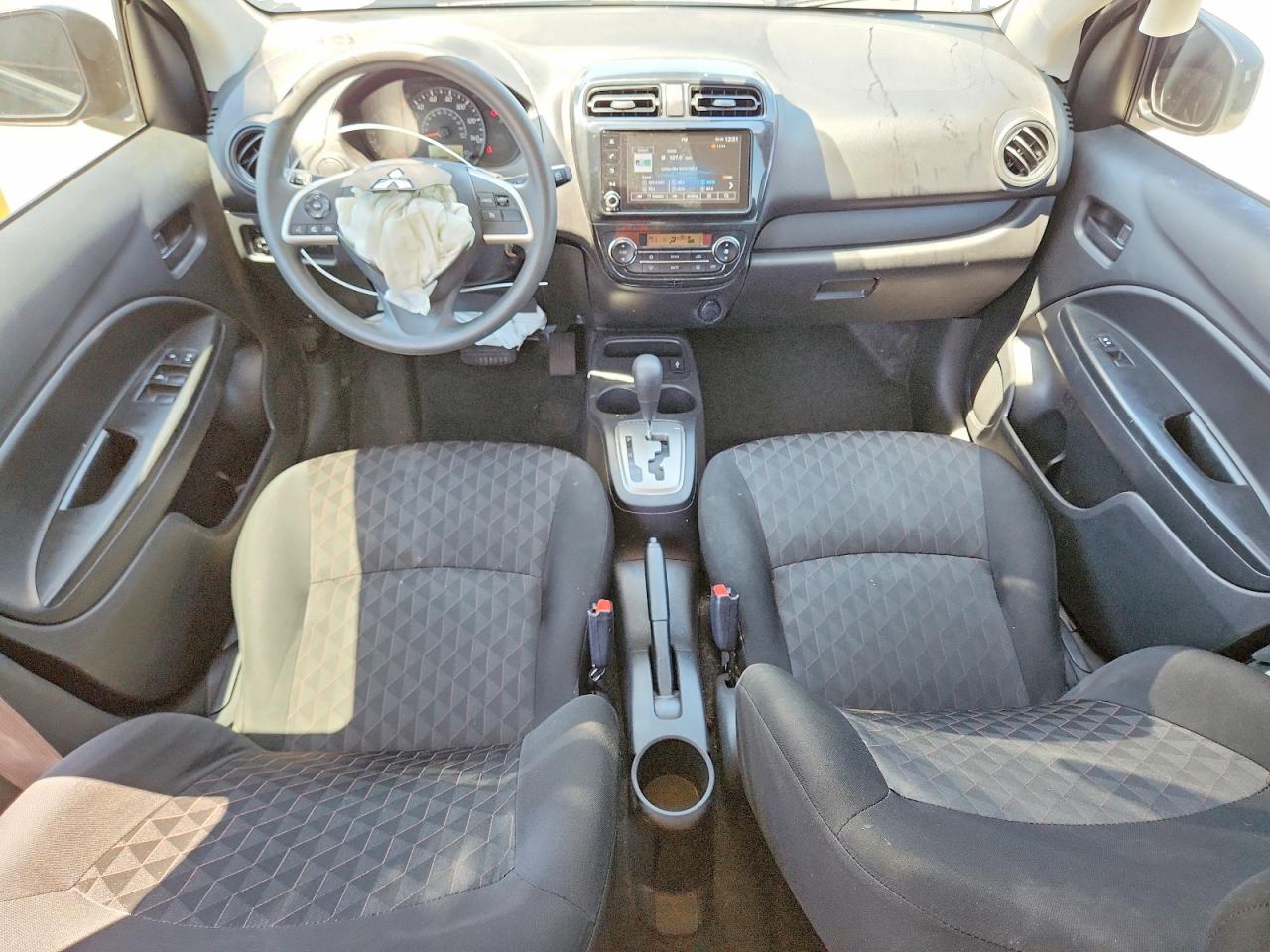 Mitsubishi Mirage Es