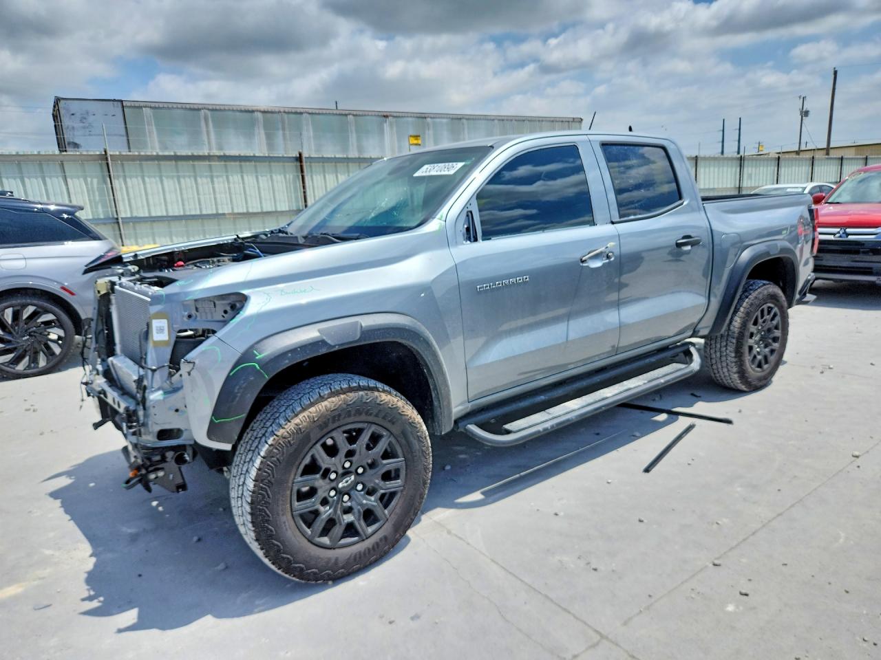 Salvage Chevrolet Colorado Image