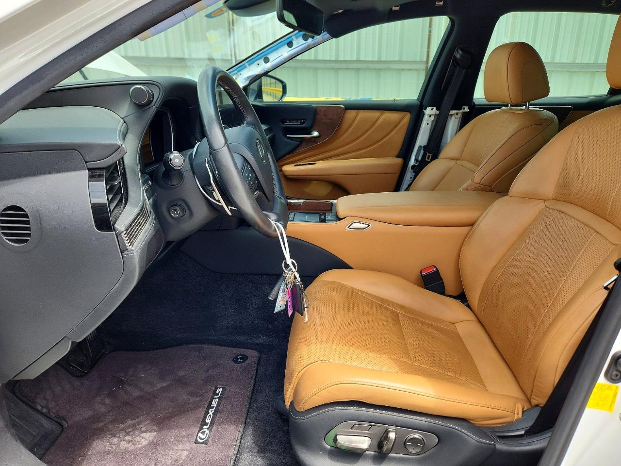 Lexus LS Base