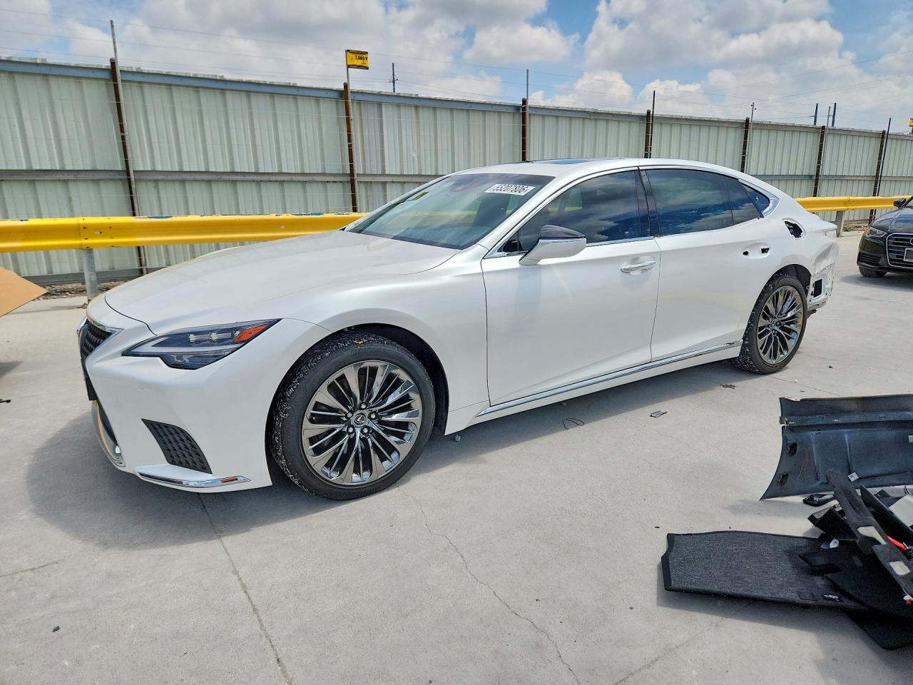 Salvage Lexus LS Image
